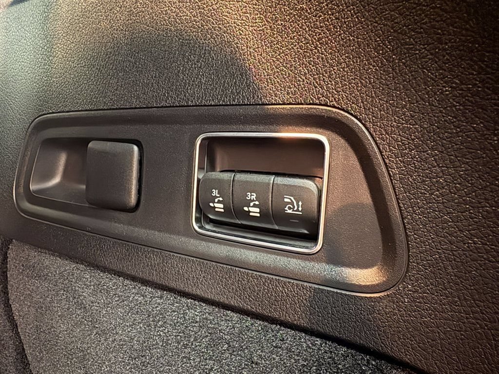 Used 2024 Mercedes-Benz GLS 450 4MATIC image 33