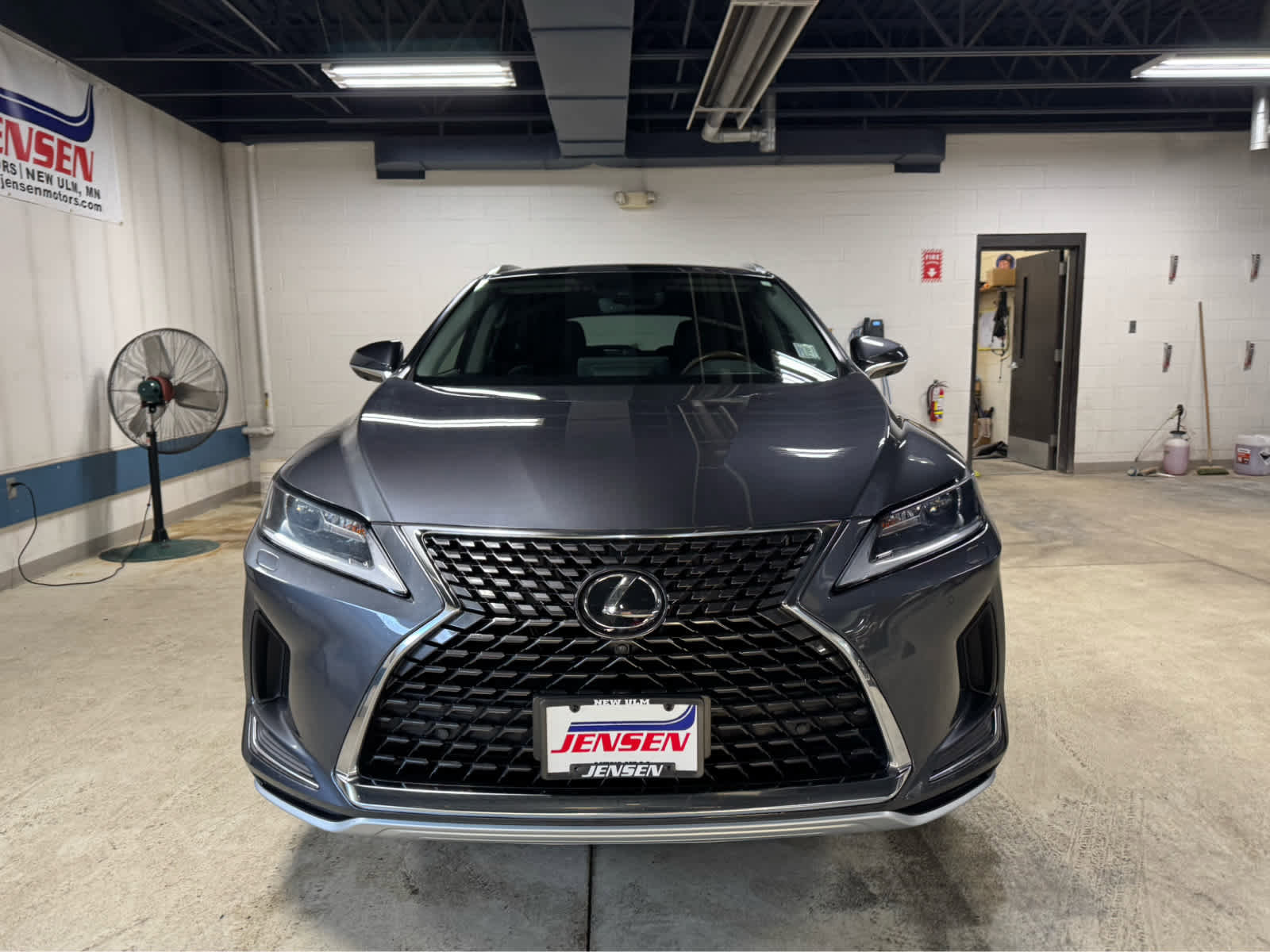 Used 2022 Lexus RX 350L Premium w/ Premium Package image 2