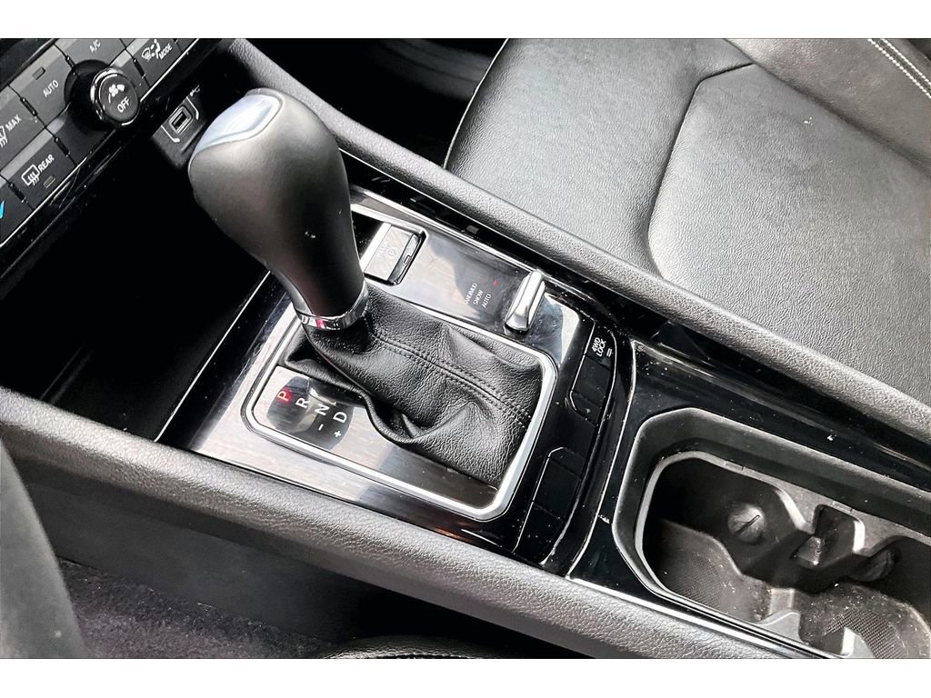 Certified 2025 Jeep Compass Limited w/ Sun & Sound Group AWD/4WD image 17