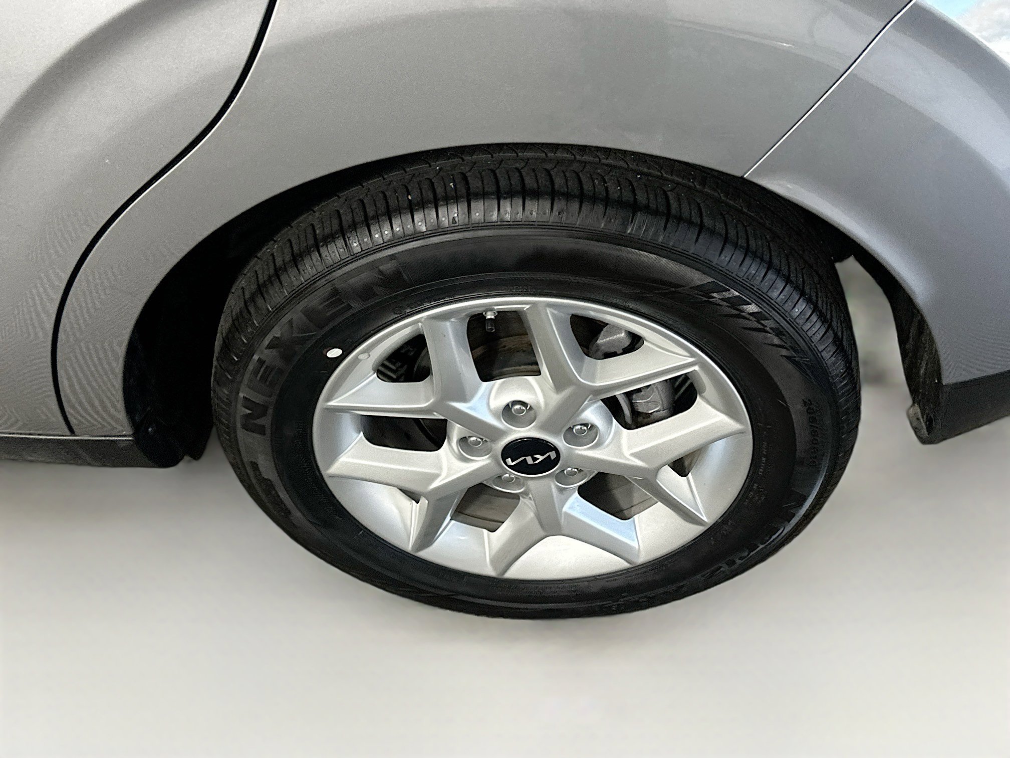 Used 2025 Kia Soul LX w/ LX Technology Package FWD image 11