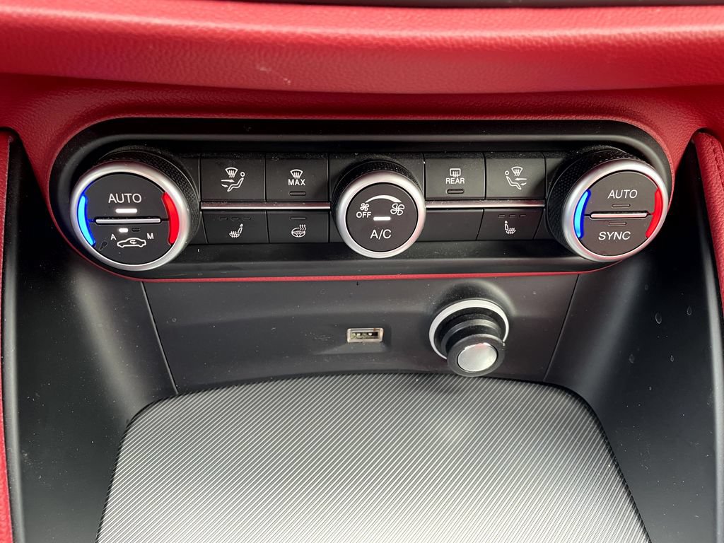 Used 2021 Alfa Romeo Stelvio Ti Sport AWD/4WD image 17