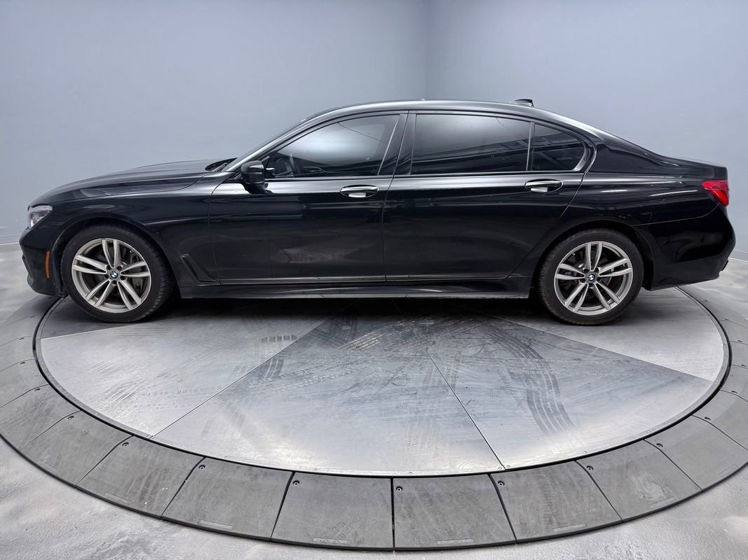Used 2019 BMW 750i xDrive w/ M Sport Package image 8