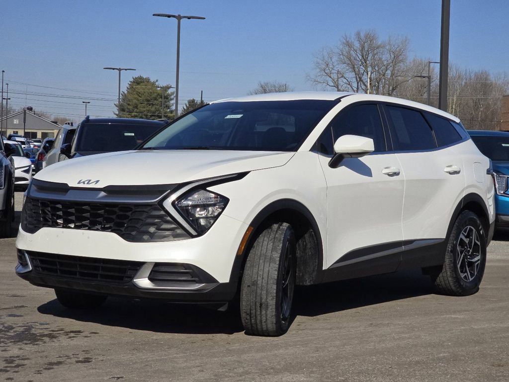 Used 2023 Kia Sportage LX image 9