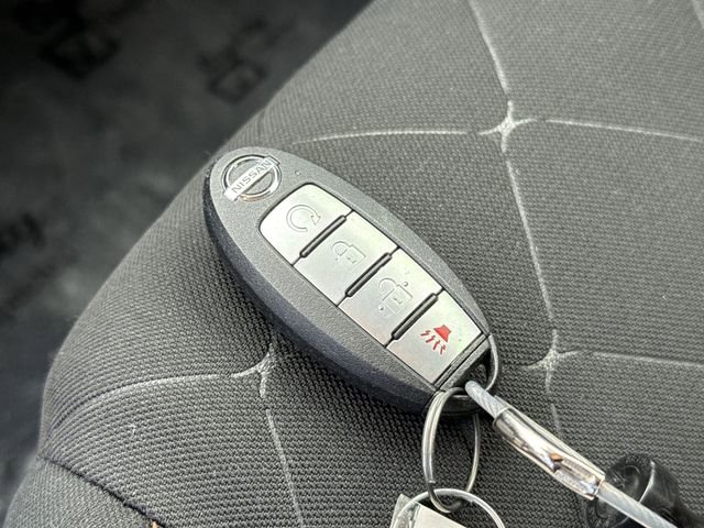 Used 2020 Nissan Kicks SR image 26