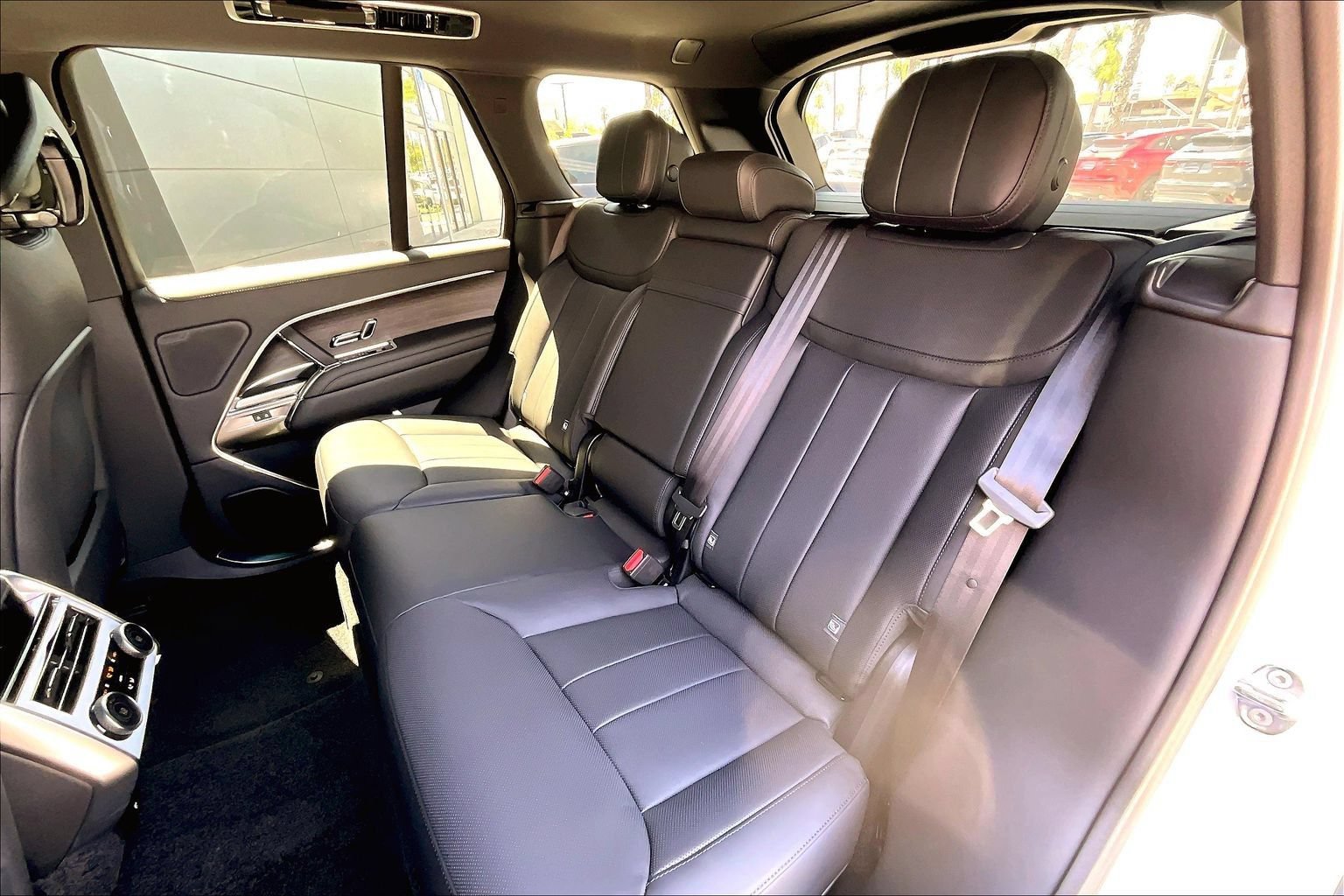 New 2026 Land Rover Range Rover SE AWD/4WD image 10
