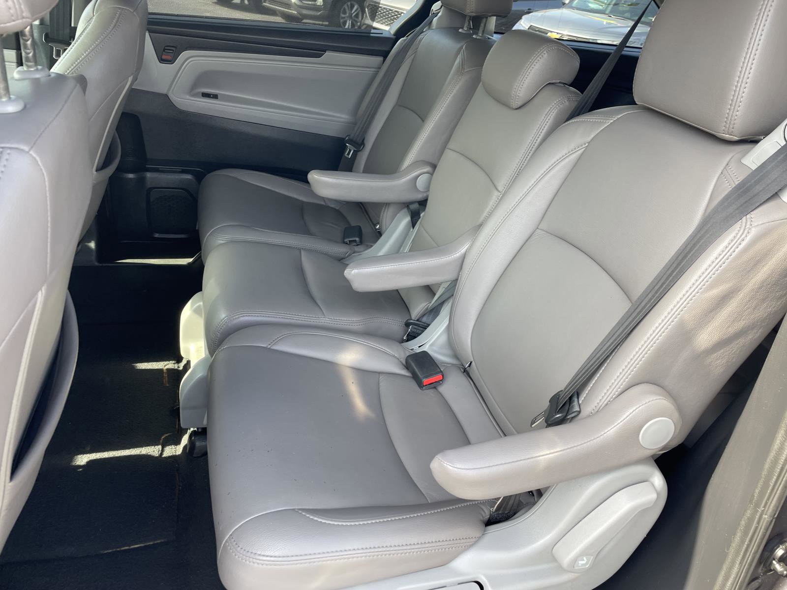 Used 2018 Honda Odyssey EX image 6