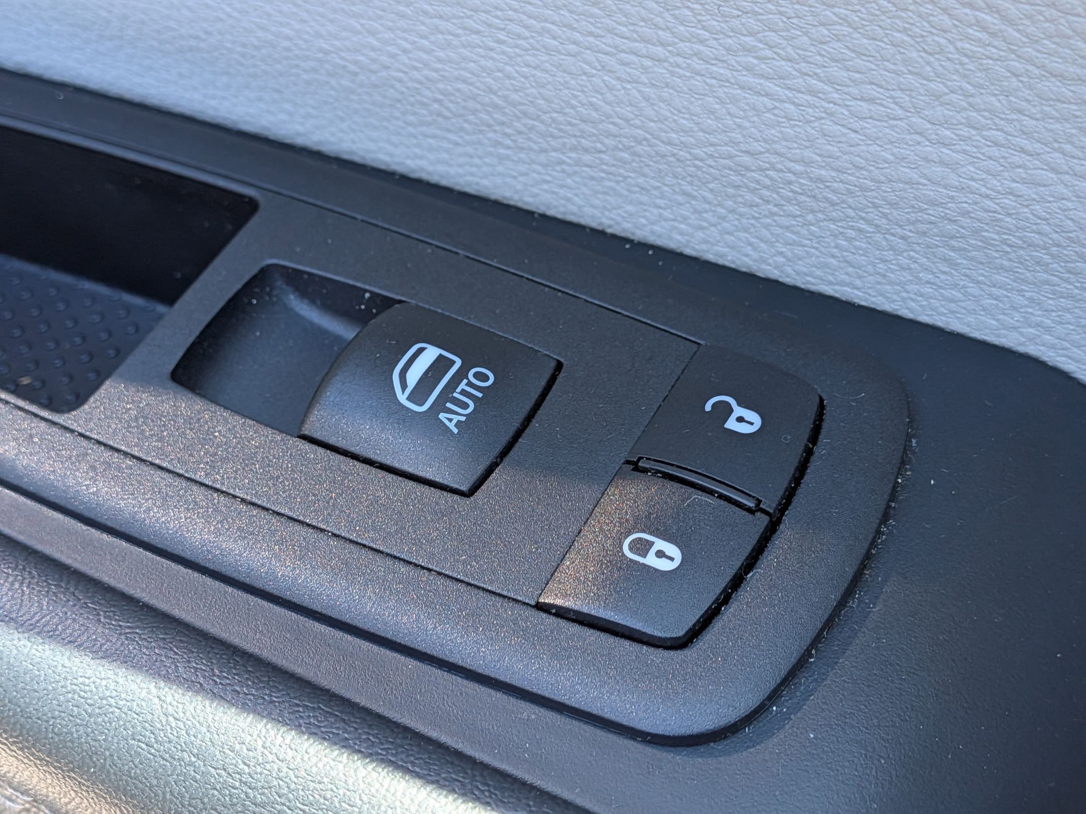 Used 2023 Chrysler Pacifica Touring-L FWD image 35