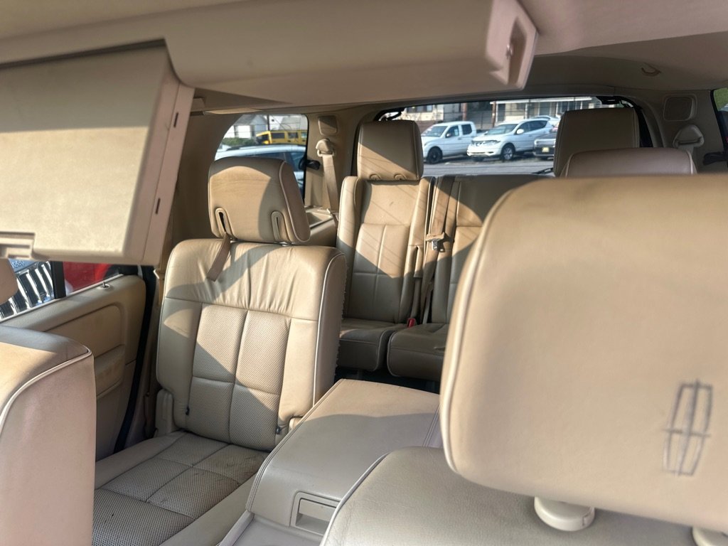 Used 2007 Lincoln Navigator Ultimate image 23