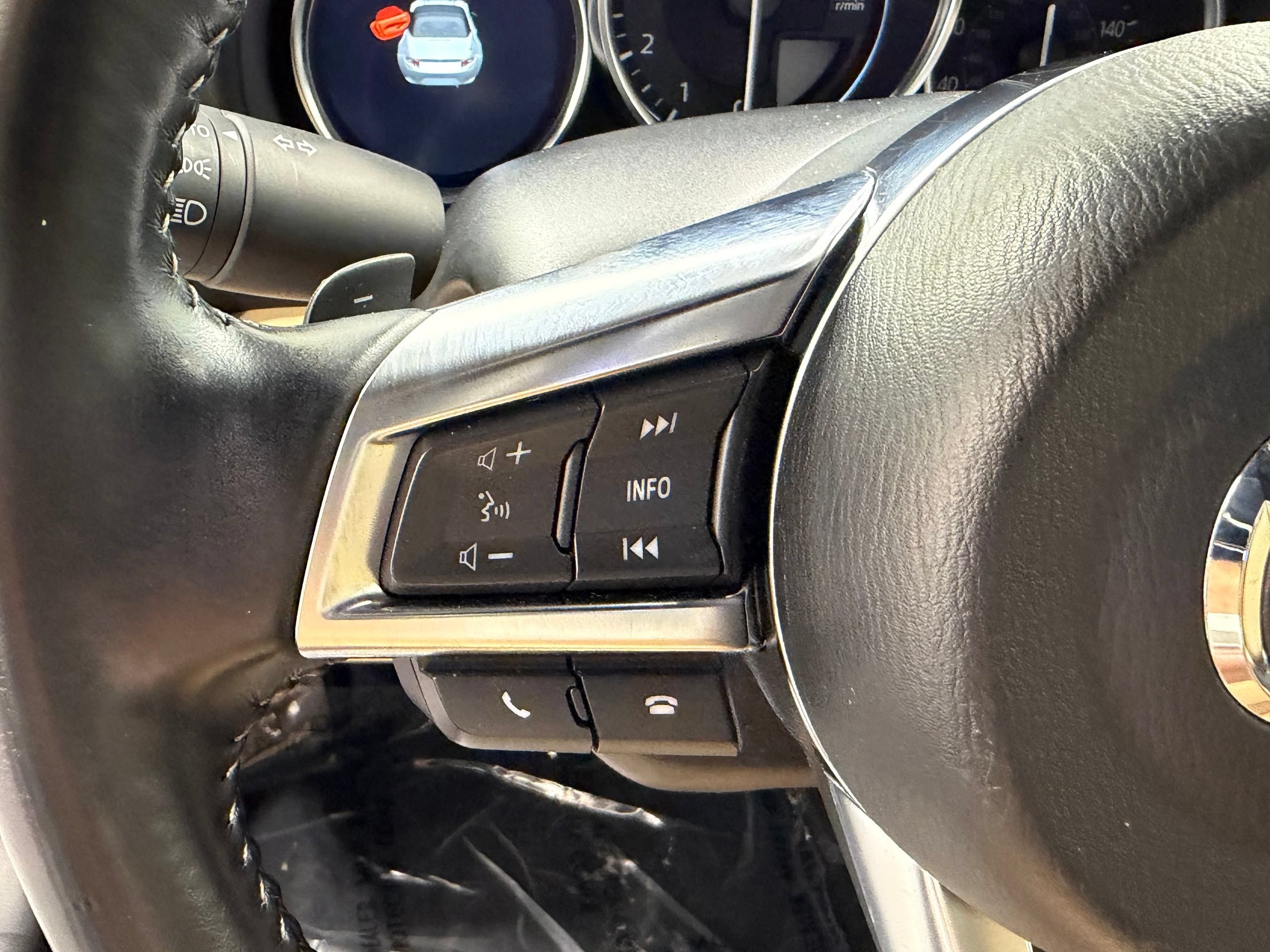 Used 2020 MAZDA MX-5 Miata Grand Touring w/ Appearance Package RWD image 28