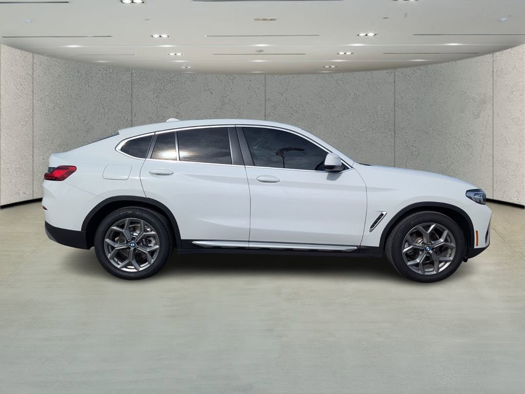 Used 2023 BMW X4 xDrive30i w/ Convenience Package image 2