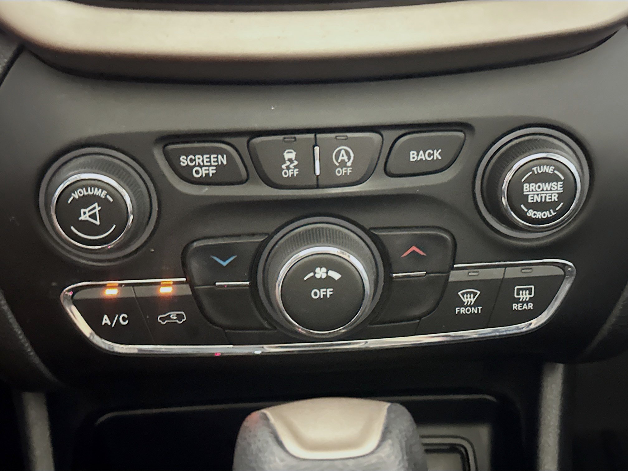 Used 2016 Jeep Cherokee 75th Anniversary FWD image 23