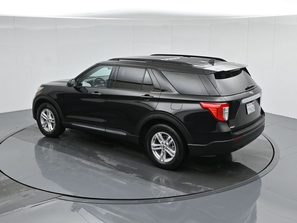Used 2022 Ford Explorer XLT image 45