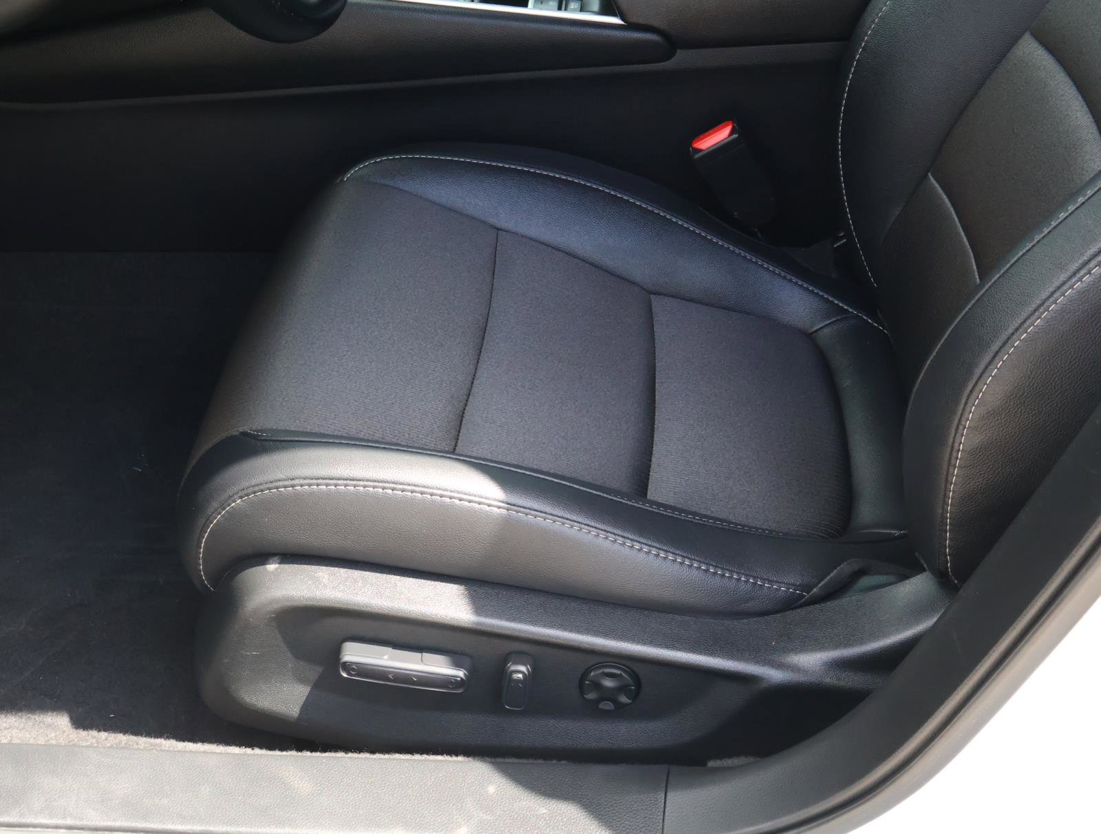 Used 2020 Honda Accord Sport image 12