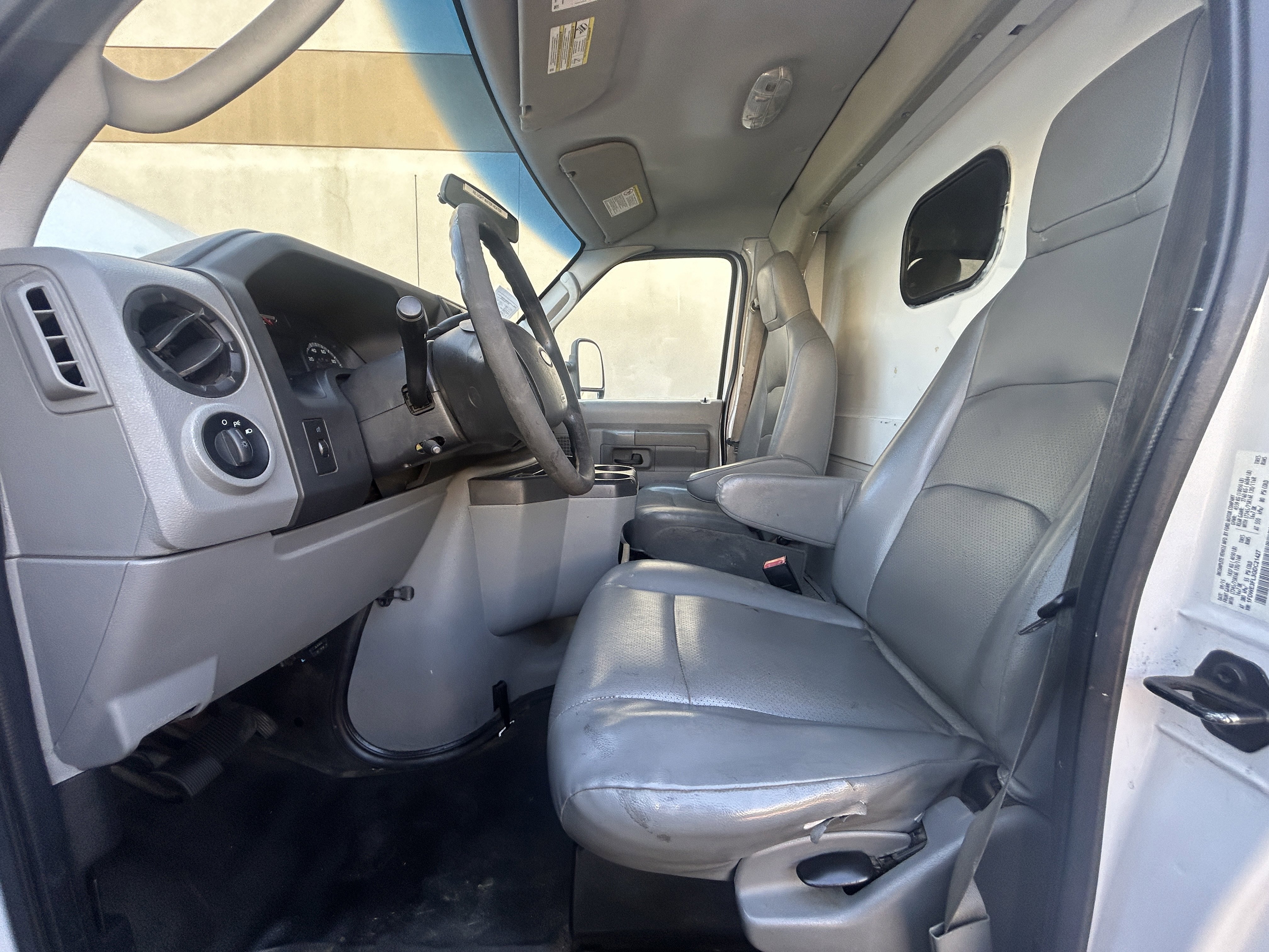 Used 2016 Ford E-350 and Econoline 350 Super Duty RWD image 34