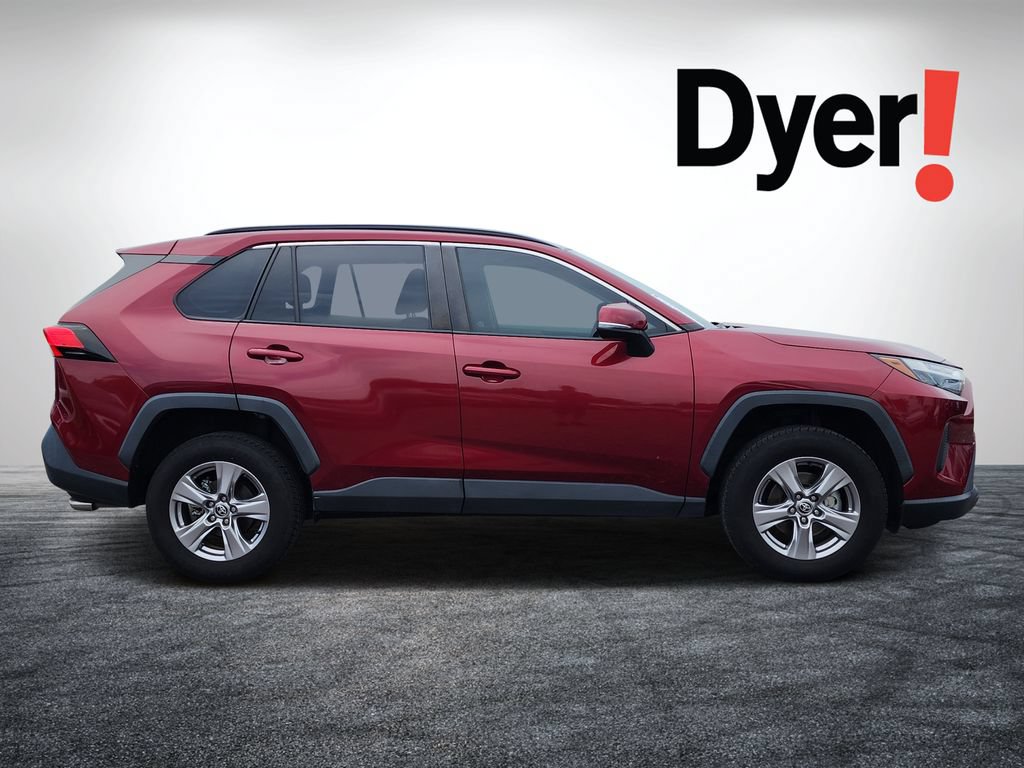 Used 2022 Toyota RAV4 XLE FWD image 2