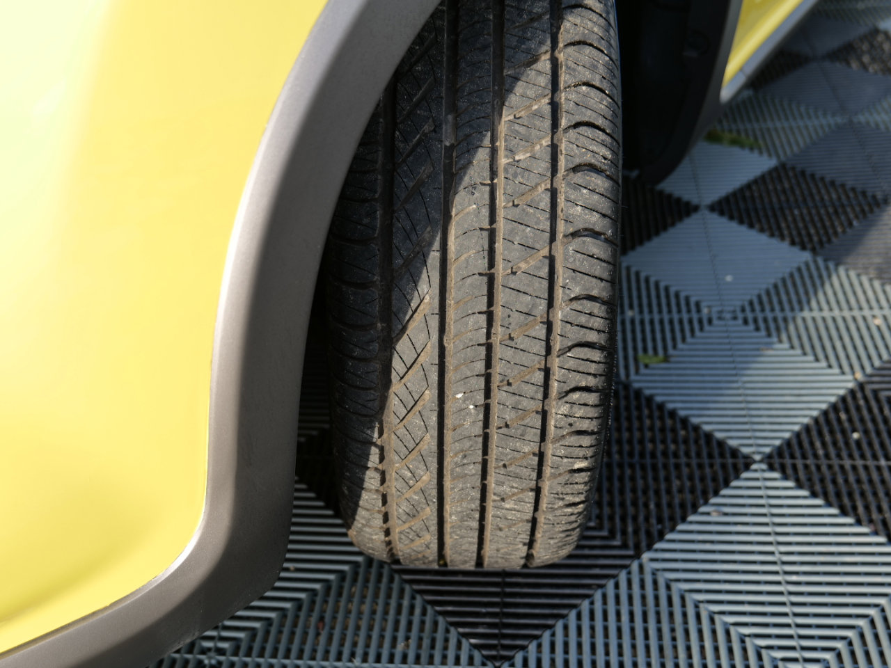 Used 2014 FIAT 500L Trekking w/ Popular Equipment Group image 88