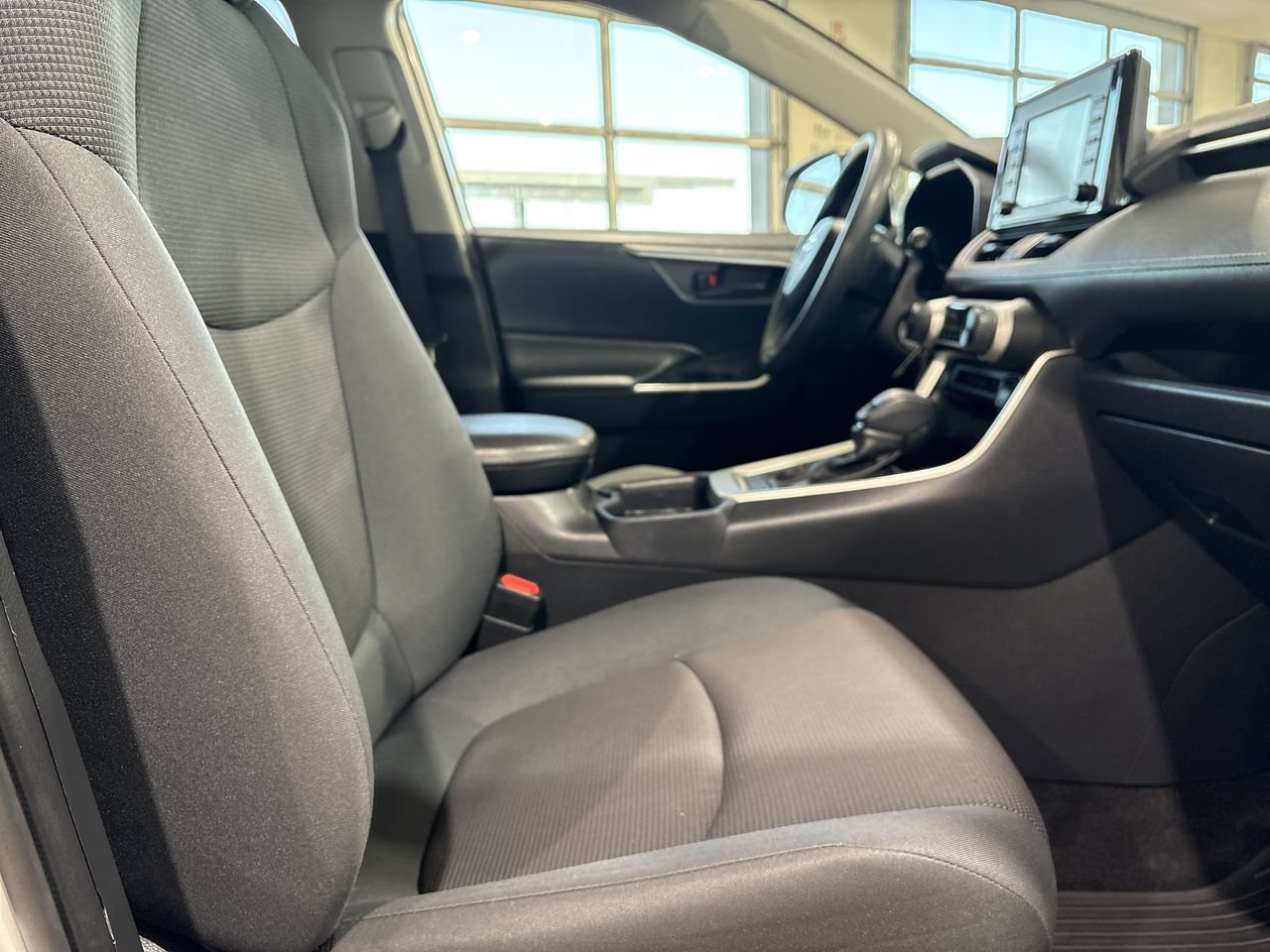 Certified 2019 Toyota RAV4 LE AWD/4WD image 24