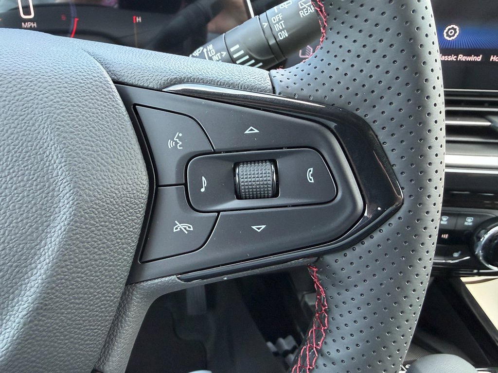 New 2026 Chevrolet Trax RS w/ Sunroof Package image 6