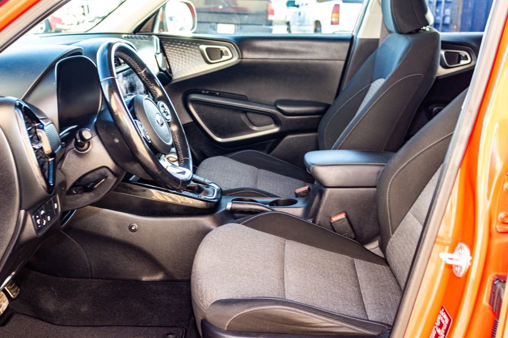 Used 2020 Kia Soul EX image 16