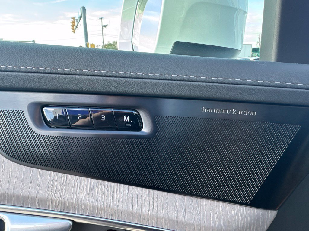 New 2027 Volvo XC90 T8 Ultra AWD/4WD image 18