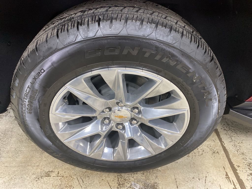 New 2026 Chevrolet Suburban Premier w/ Sun And Tow Package image 17