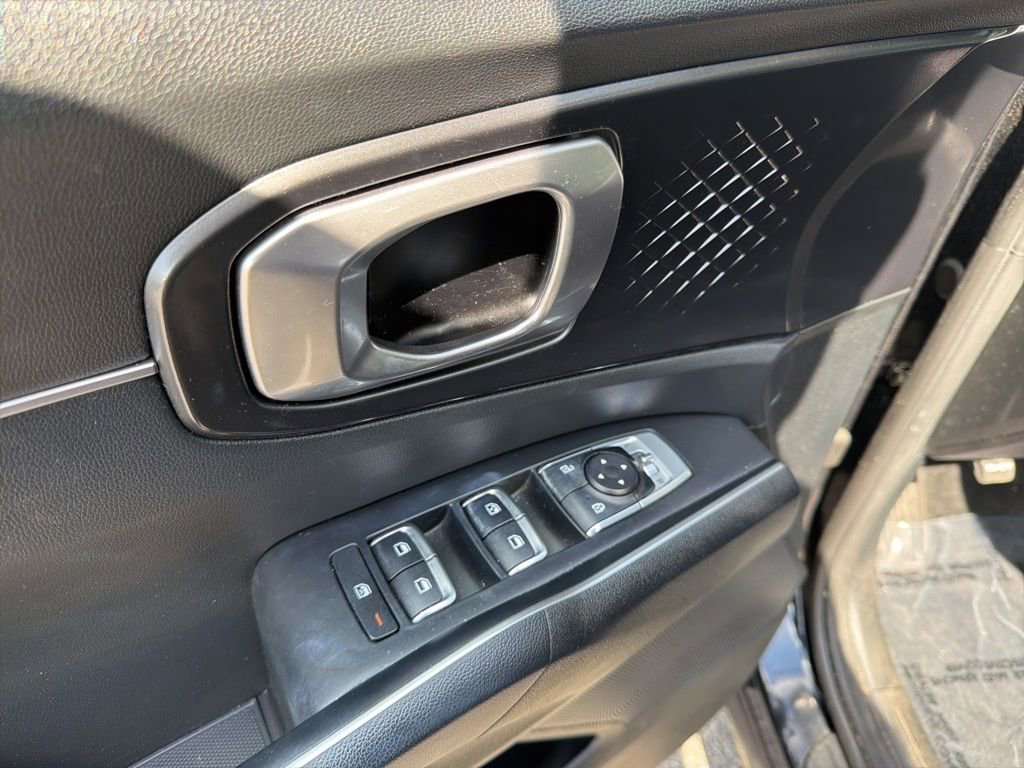 Used 2021 Kia Sorento LX FWD image 13