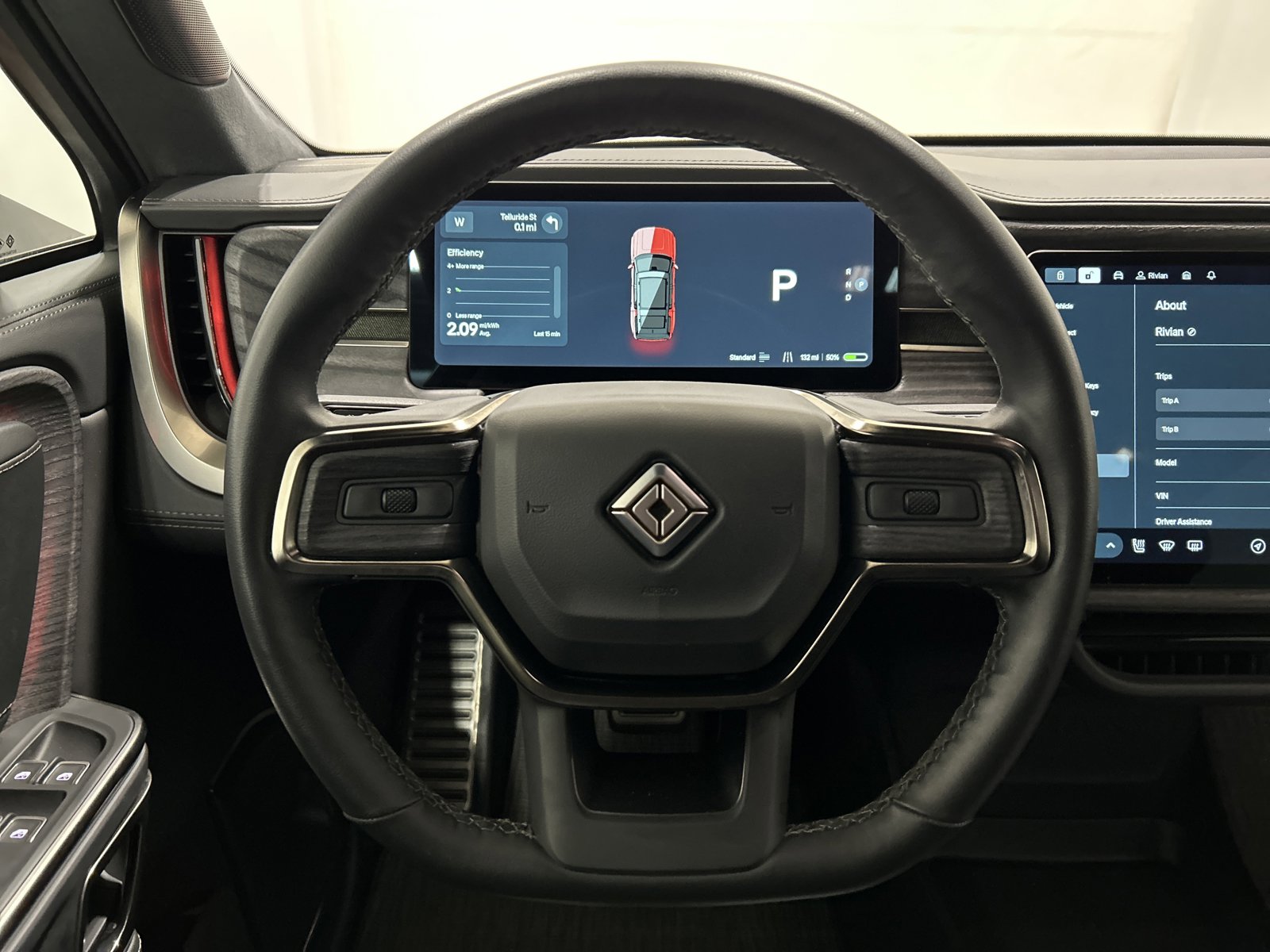 Used 2023 Rivian R1S Launch Edition image 28