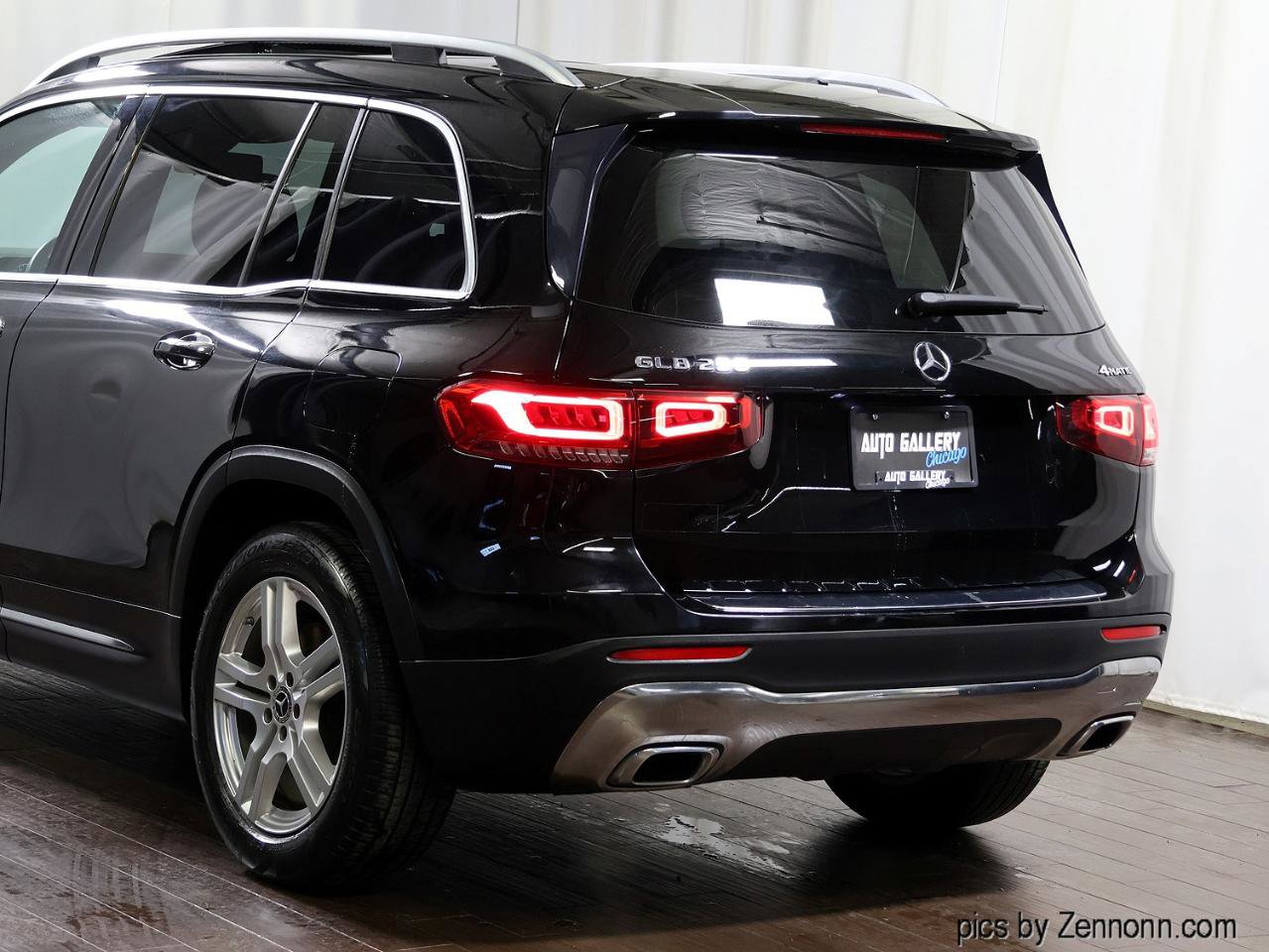 Used 2020 Mercedes-Benz GLB 250 4MATIC w/ Premium Package image 8