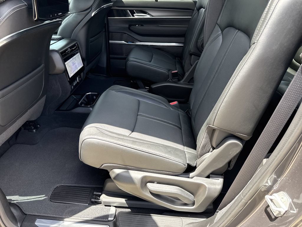 New 2026 Jeep Grand Wagoneer L Summit w/ Rear Seat Video Group I AWD/4WD image 23