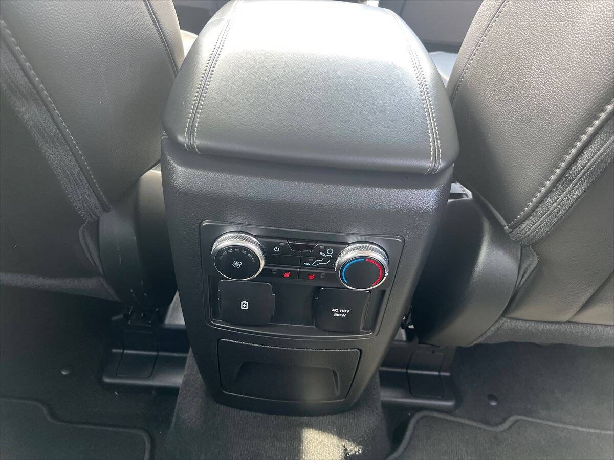 Used 2022 Ford Explorer Limited w/ Equipment Group 301A AWD/4WD image 16
