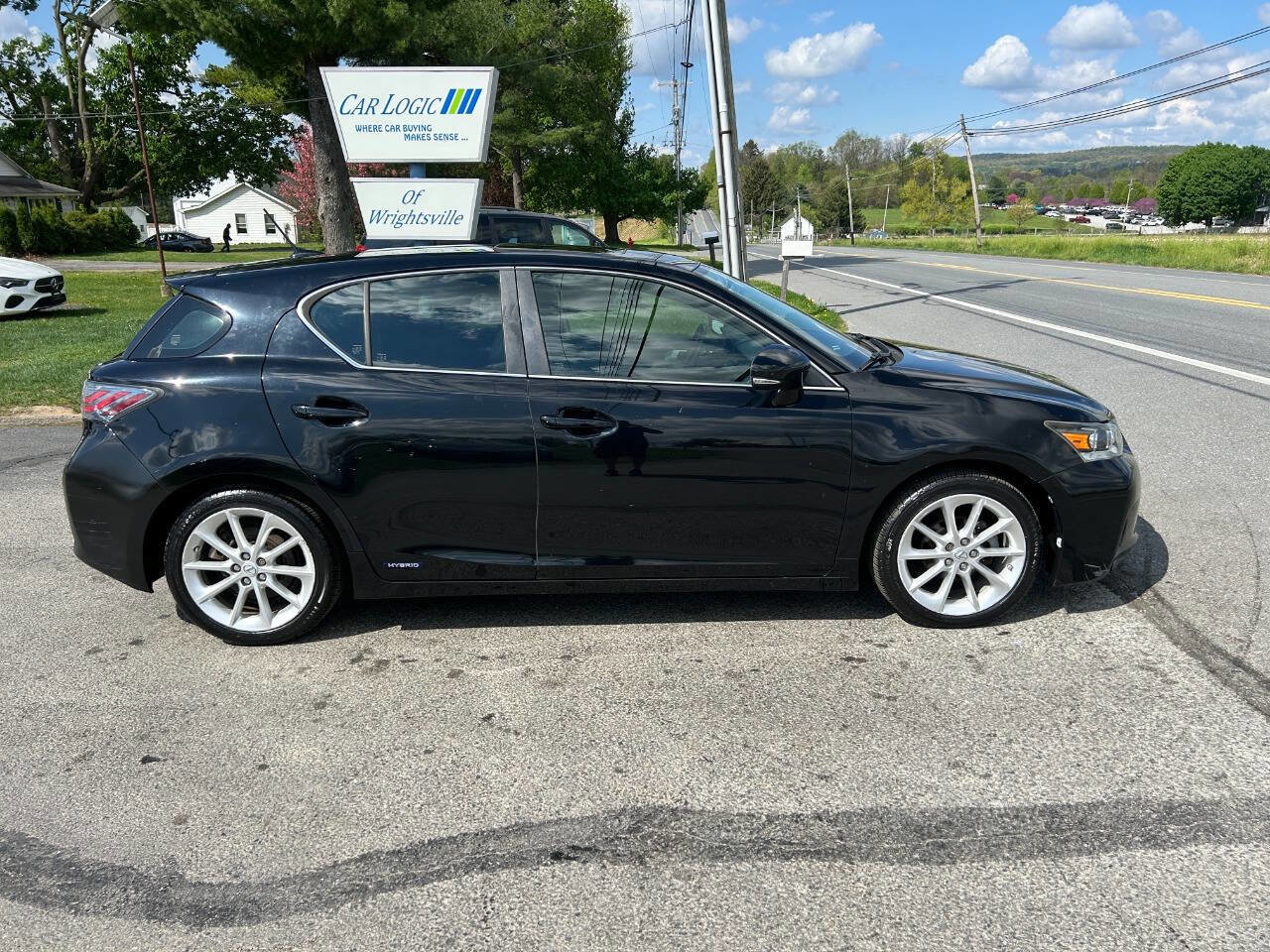Used 2013 Lexus CT 200h FWD image 8