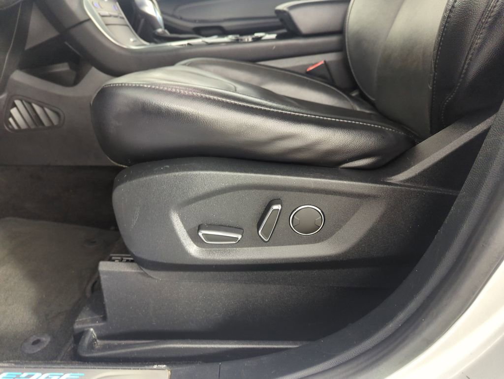 Used 2018 Ford Edge Titanium w/ Equipment Group 301A image 13