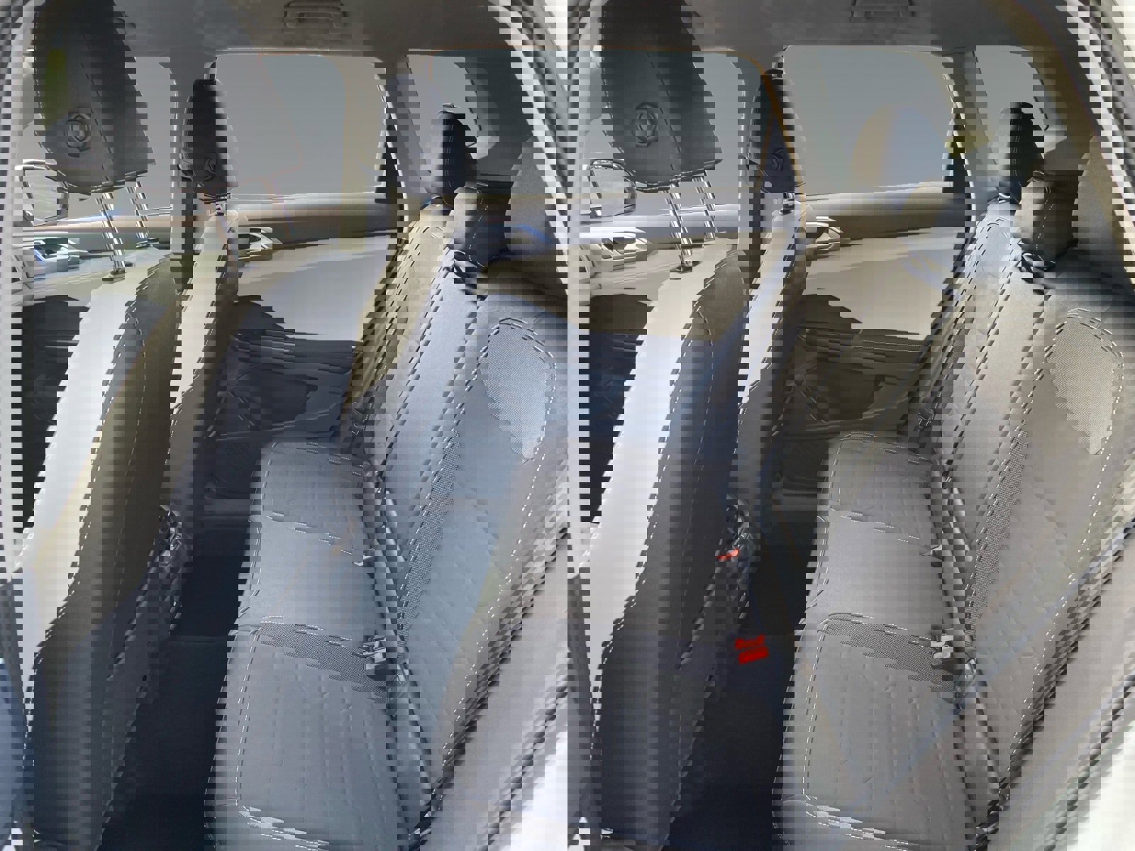 Used 2025 Volkswagen Taos SE image 13