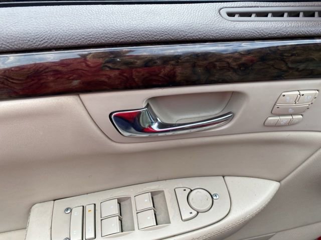 Used 2011 Cadillac DTS Luxury image 14