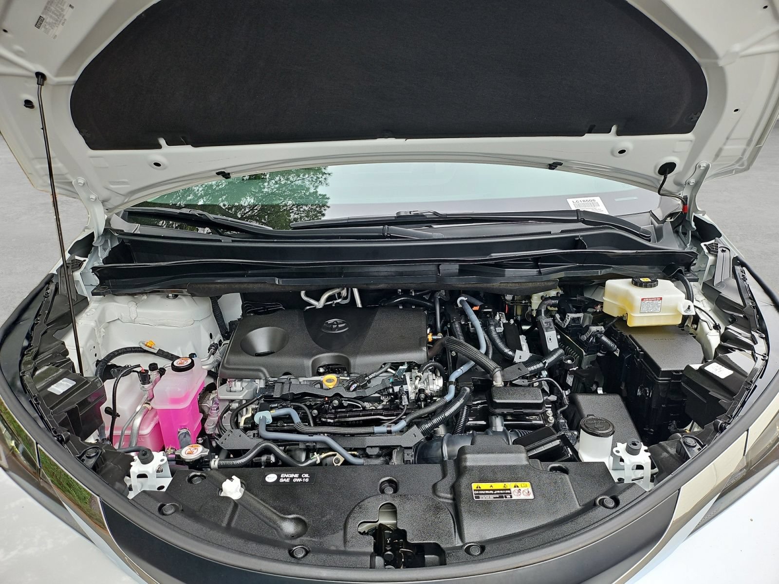 Used 2025 Toyota Sienna XLE FWD image 38
