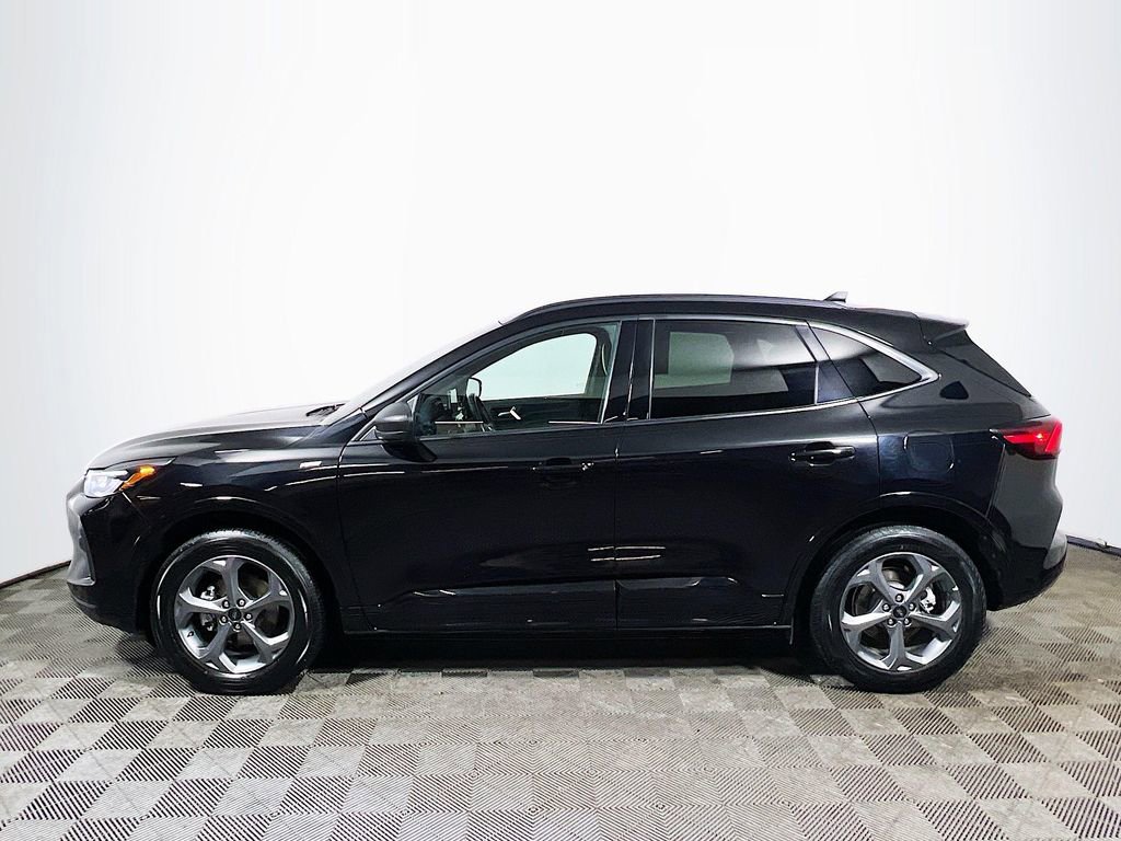 Used 2024 Ford Escape ST-Line image 4