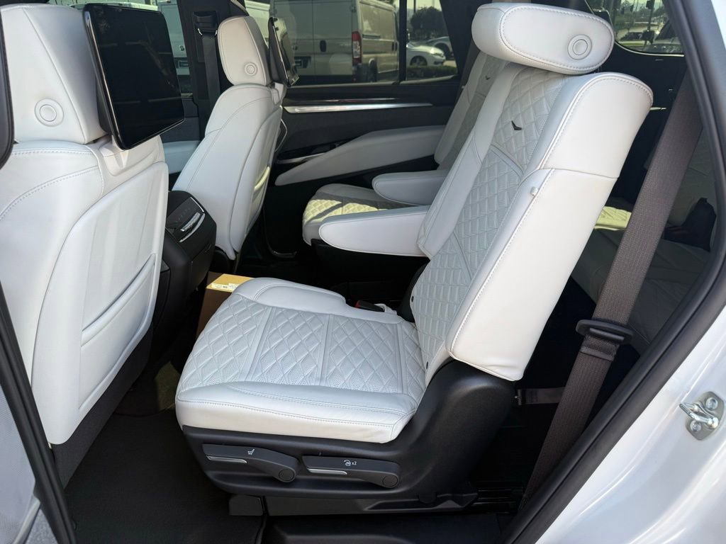 Used 2025 Cadillac Escalade V image 31