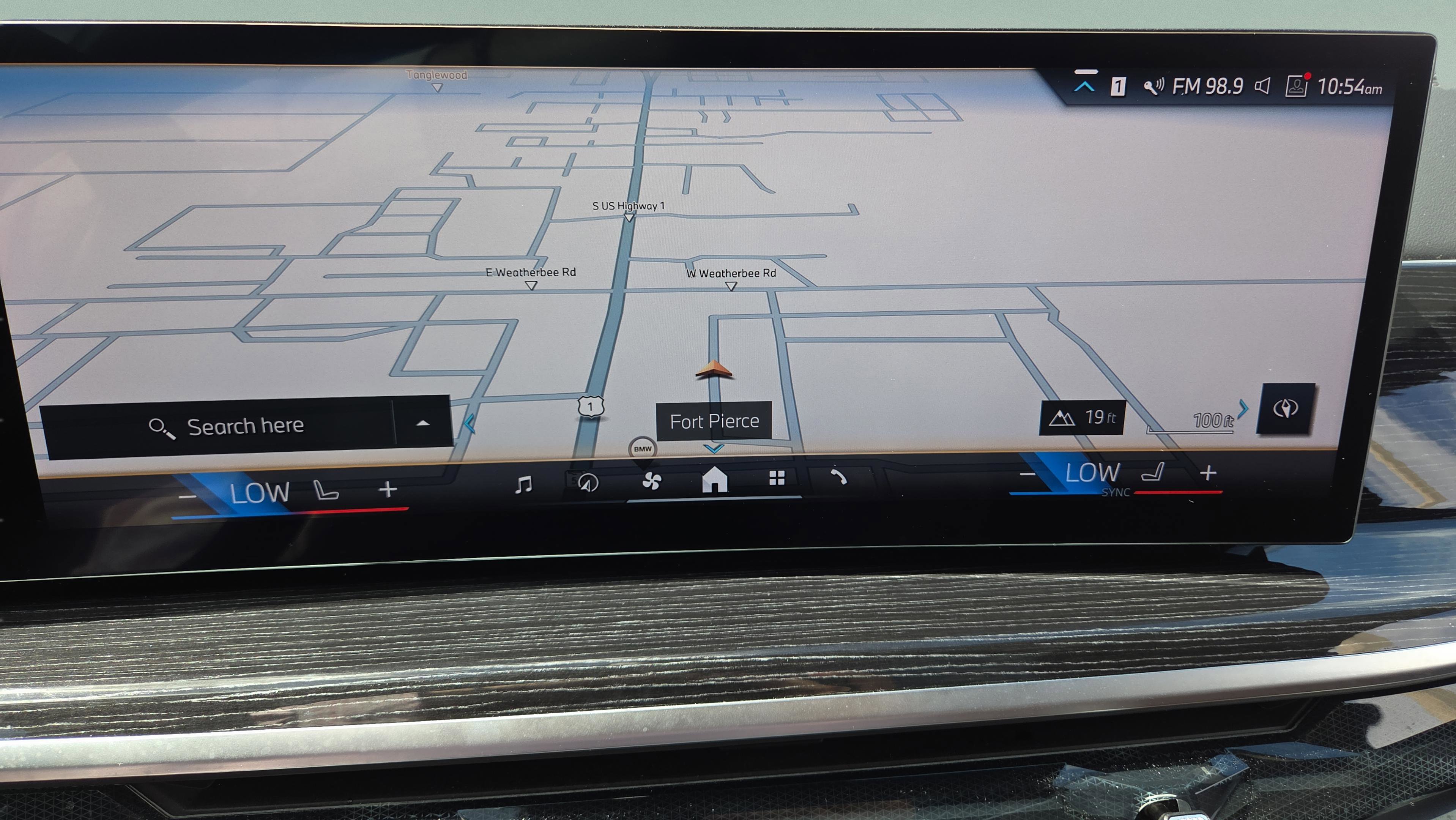 Certified 2025 BMW X5 sDrive40i w/ Executive Package image 33