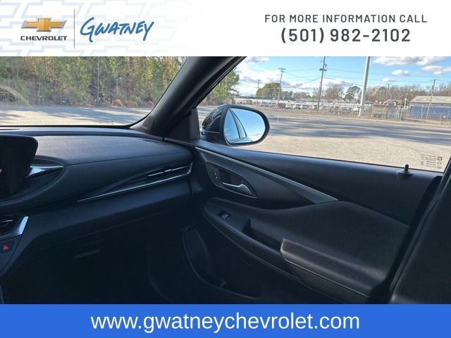 Used 2025 Buick Envista Preferred image 24