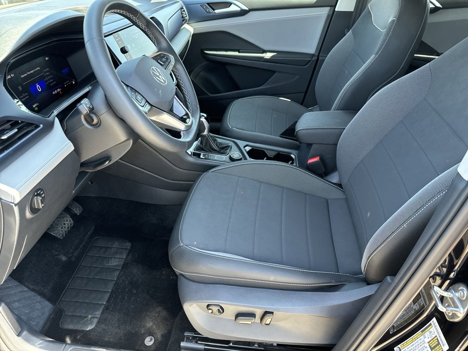 Used 2024 Volkswagen Taos SE image 5