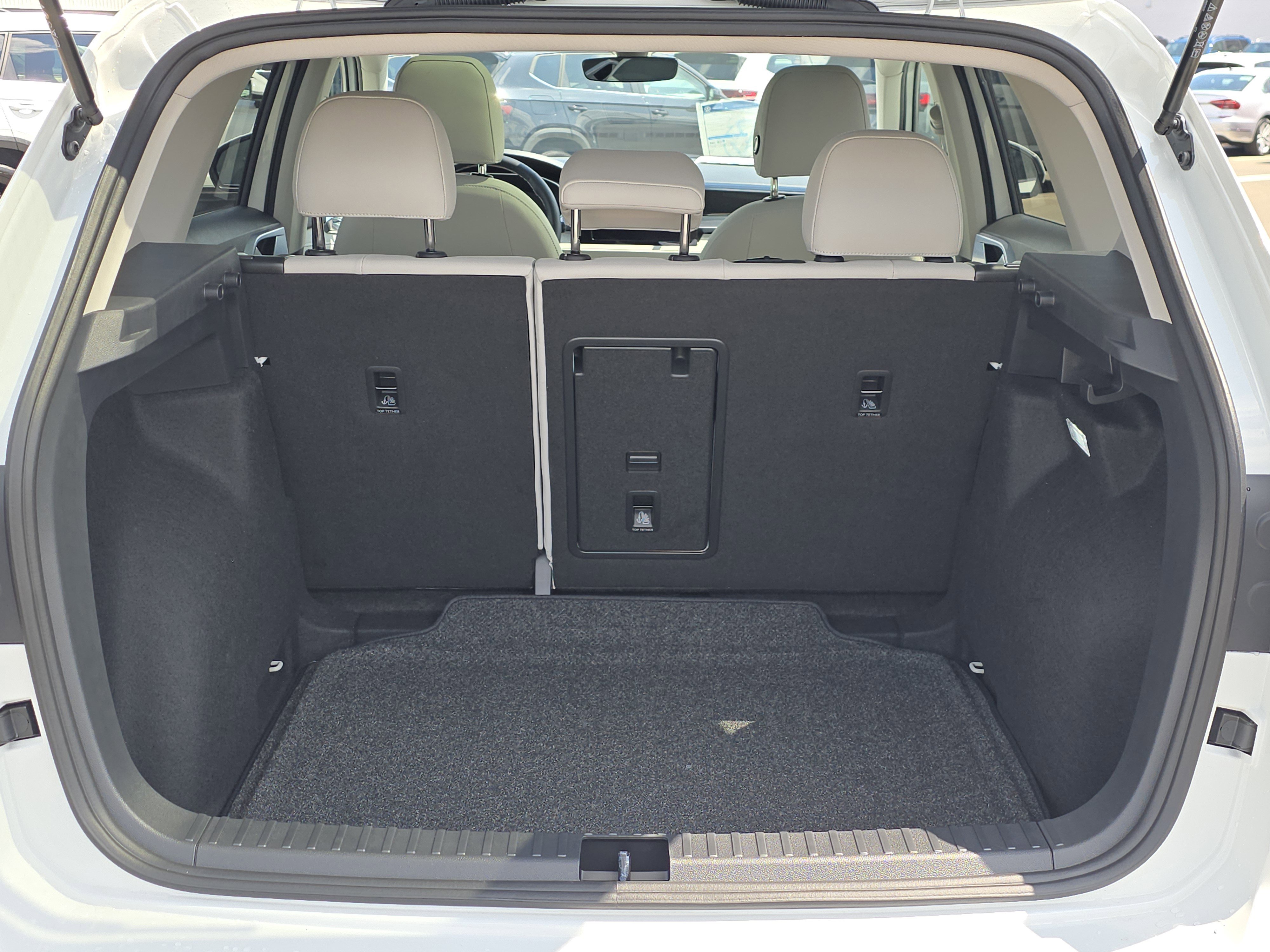 New 2025 Volkswagen Taos SE image 13