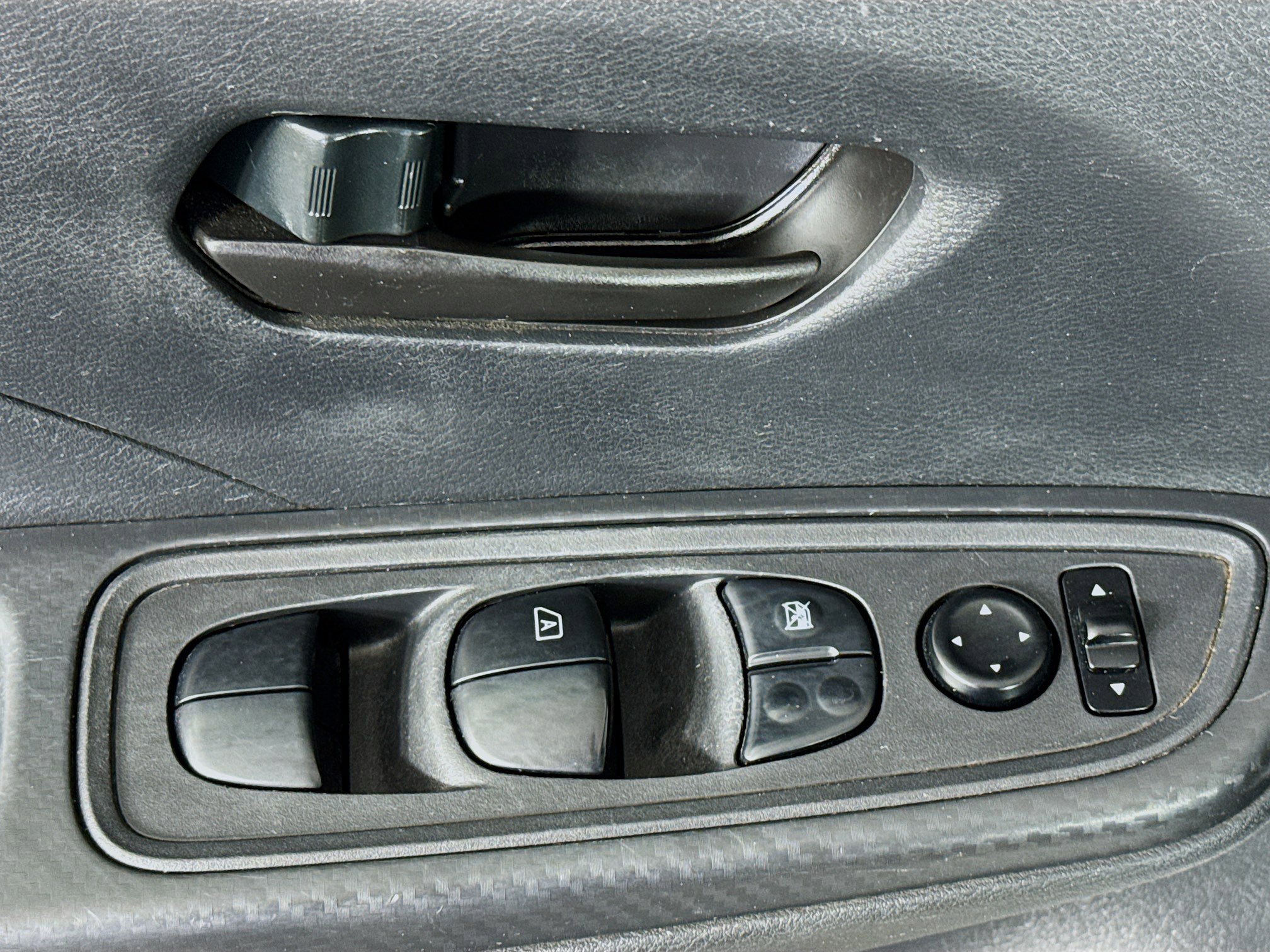 Used 2020 Nissan Versa S FWD image 23