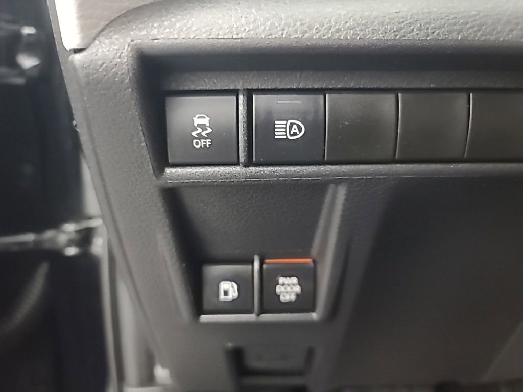 Used 2026 Toyota Sienna LE FWD image 27