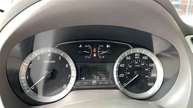 Used 2013 Nissan Sentra FE+ SV FWD image 6