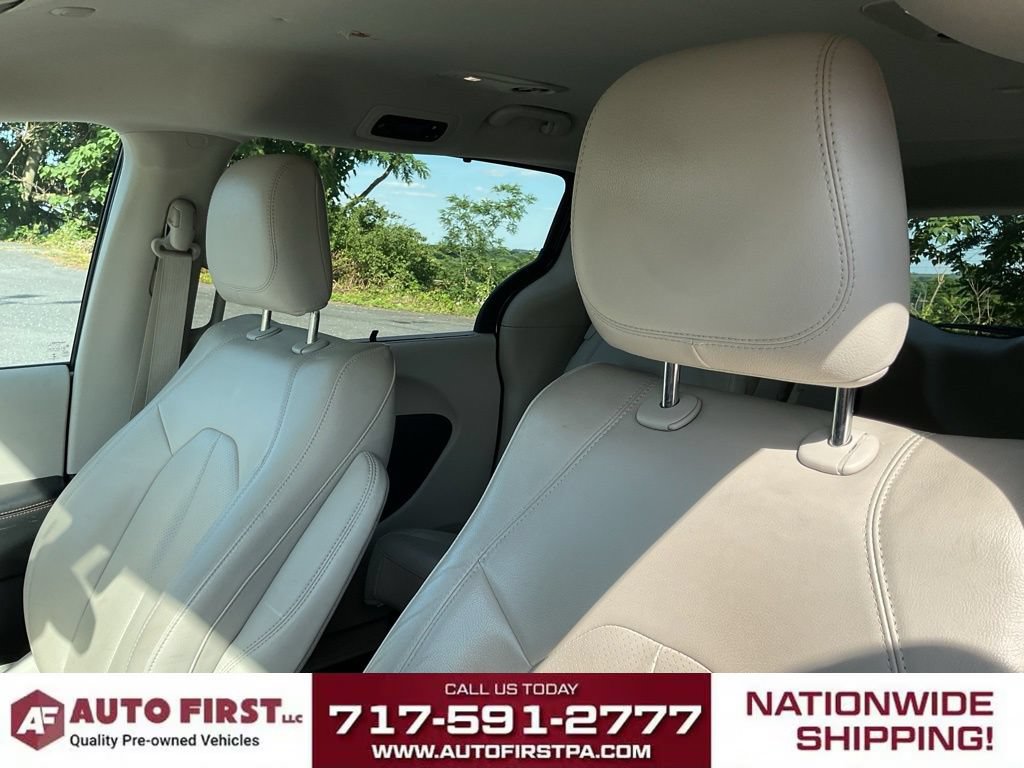 Used 2019 Chrysler Pacifica Touring-L w/ Advanced Safetytec Group FWD image 7