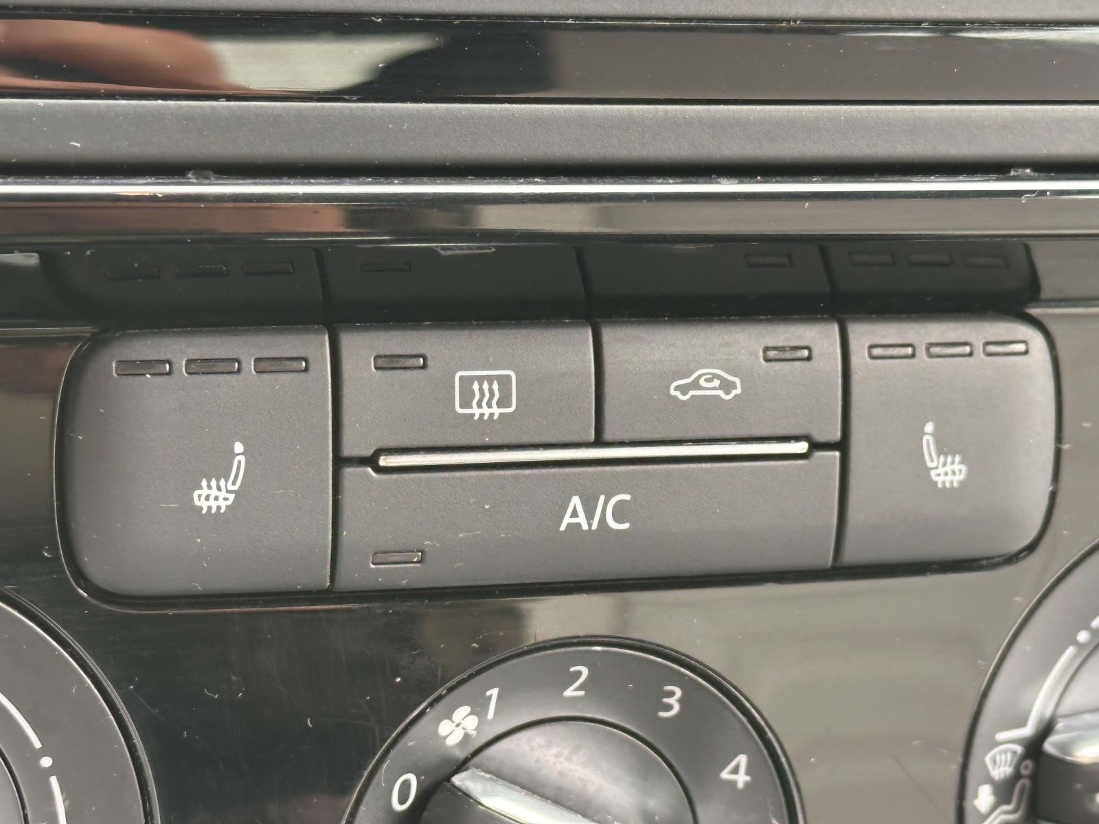 Used 2016 Volkswagen Jetta Sport w/ Lighting Package image 29