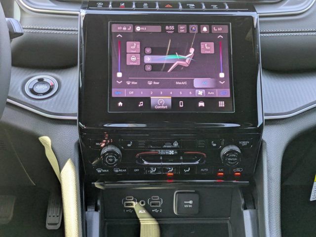 New 2025 Jeep Grand Cherokee Altitude image 16