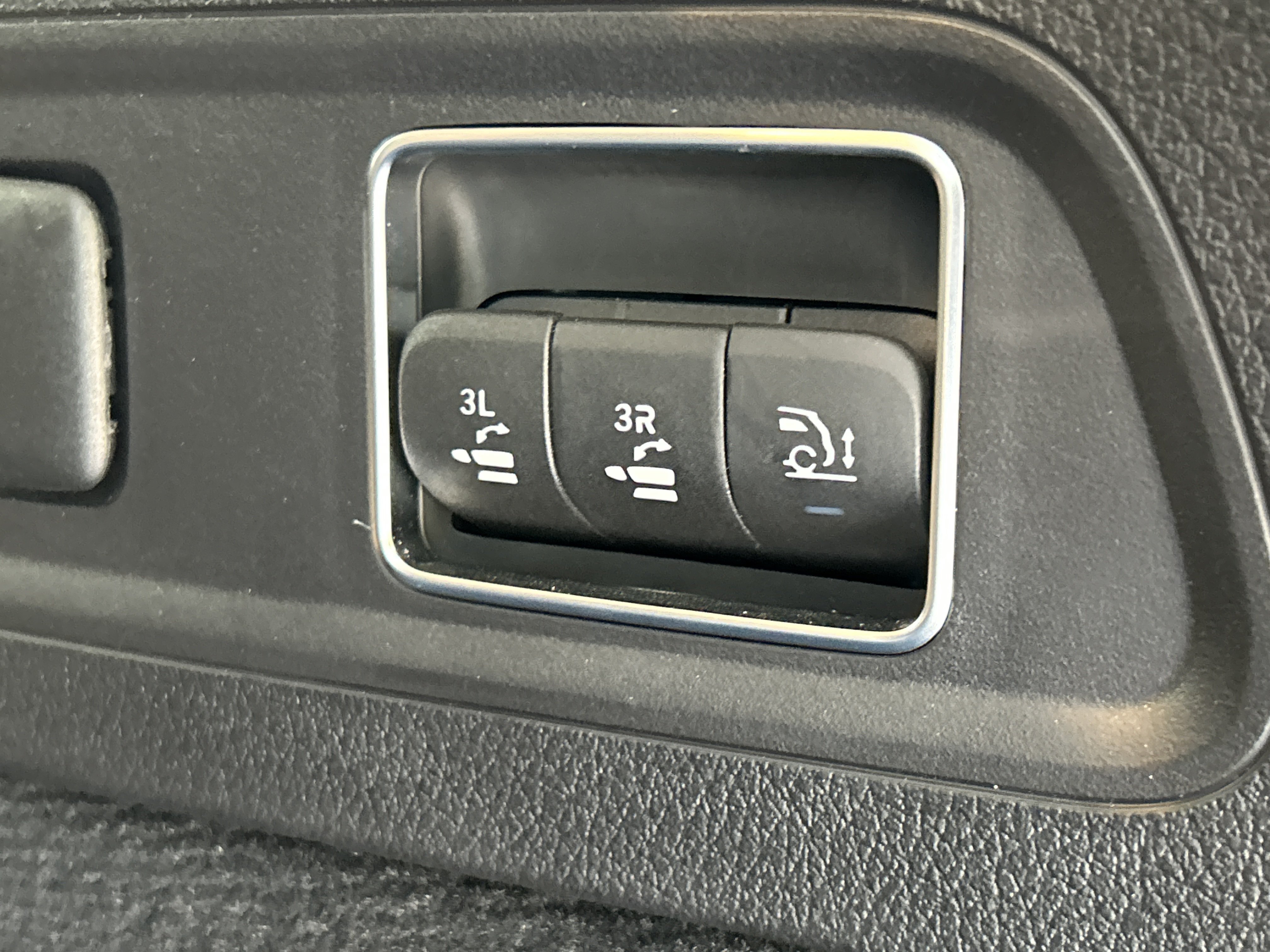 Certified 2024 Mercedes-Benz GLS 450 4MATIC image 12