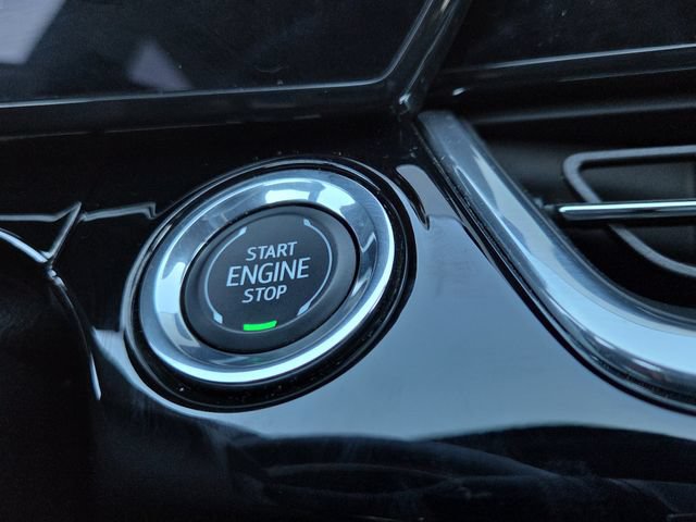 Used 2024 Chevrolet Trax RS w/ Sunroof Package FWD image 9
