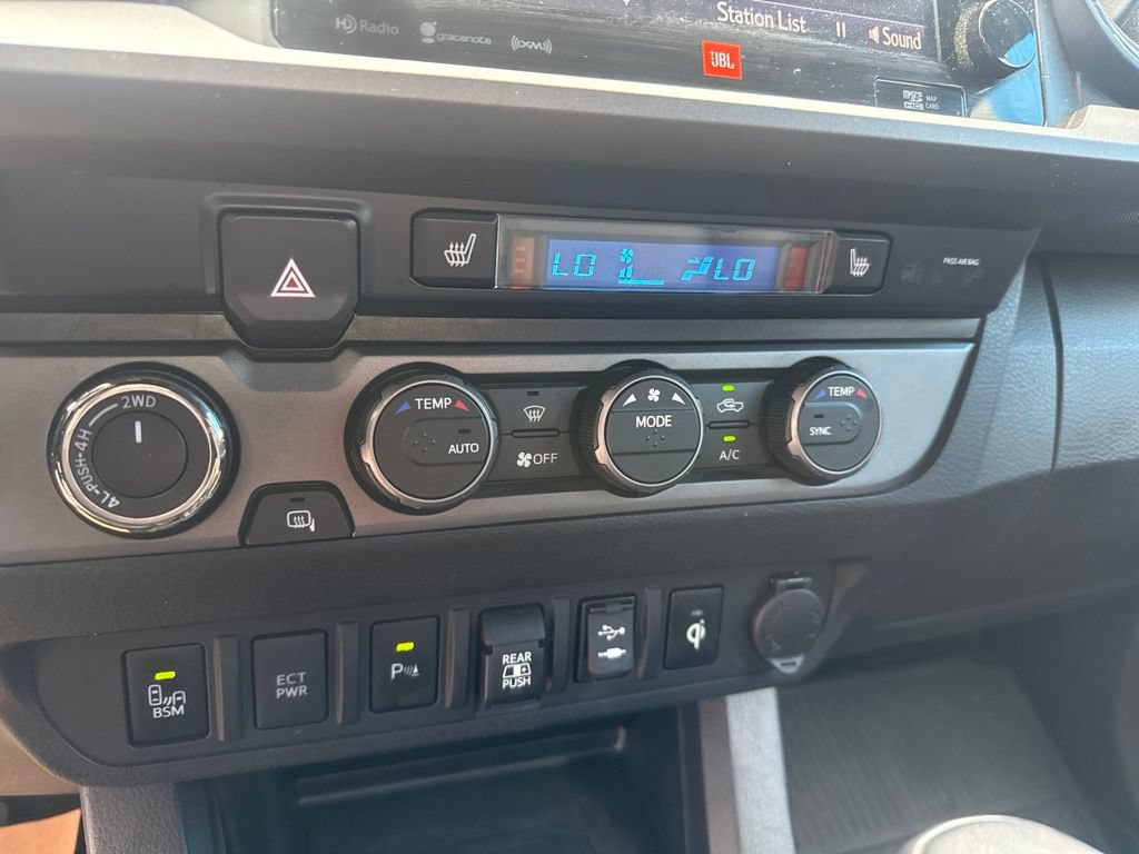Used 2019 Toyota Tacoma TRD Sport w/ TRD Premium Sport Package AWD/4WD image 30